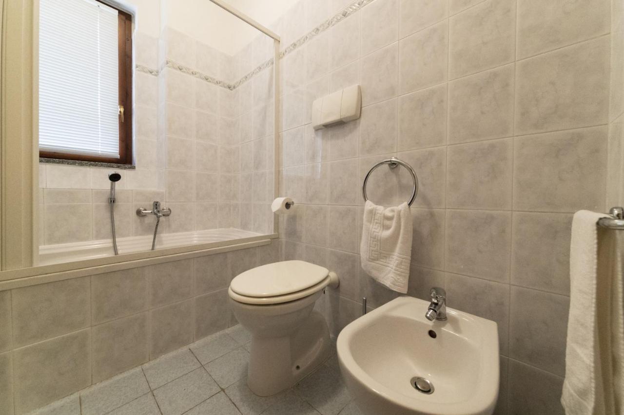 At The Lake Apartment Acquaseria Exterior photo